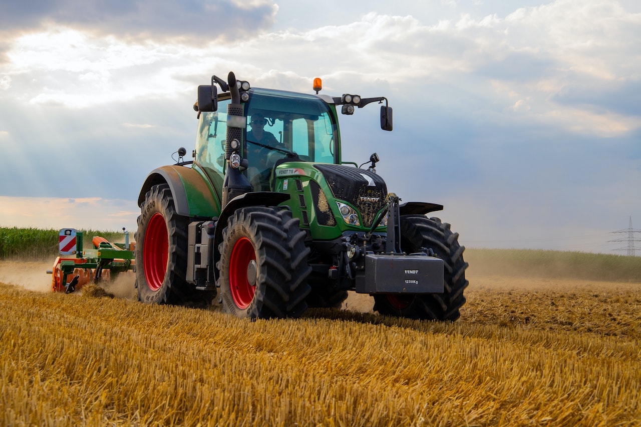 Alegerea tractorului ideal pentru ferma ta